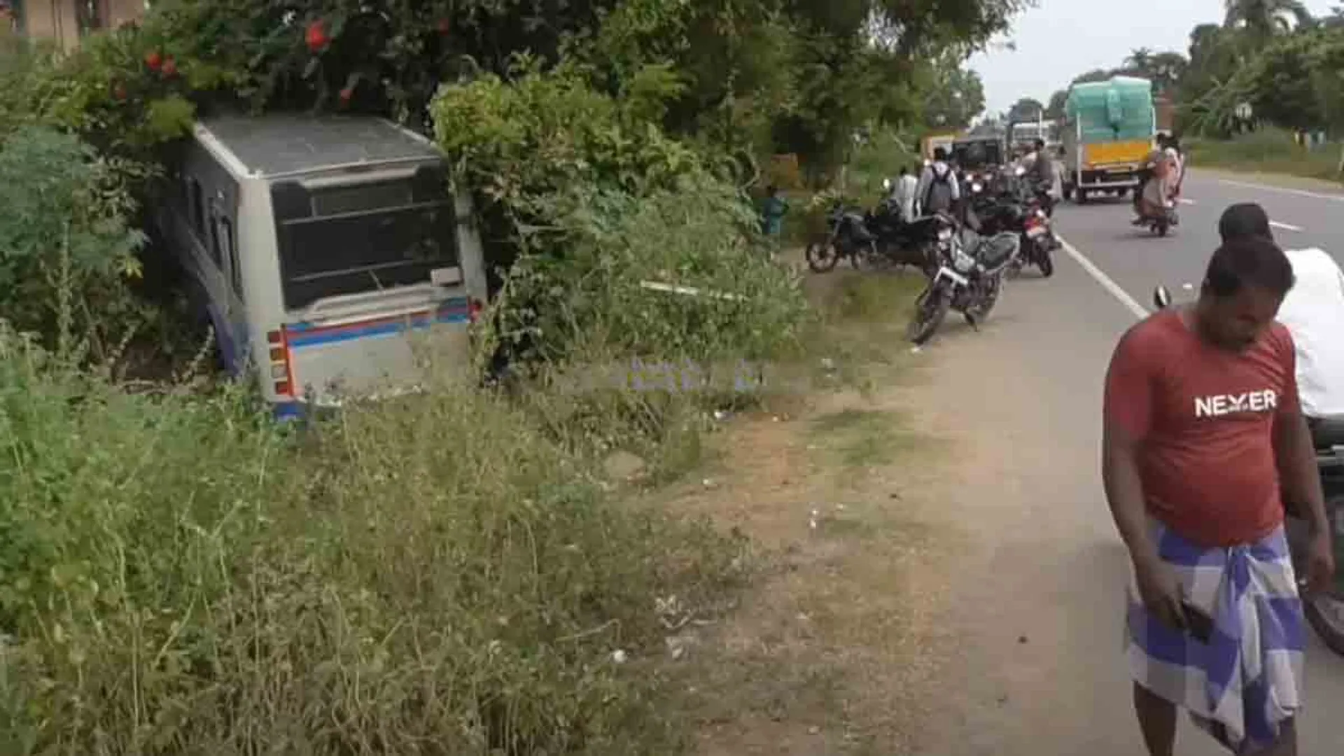  The government bus entered the bush
