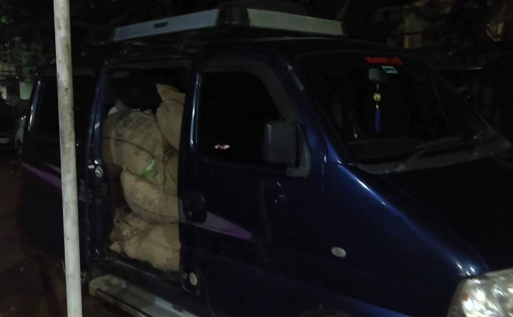 1 tonne of ration rice smuggled in a car seized