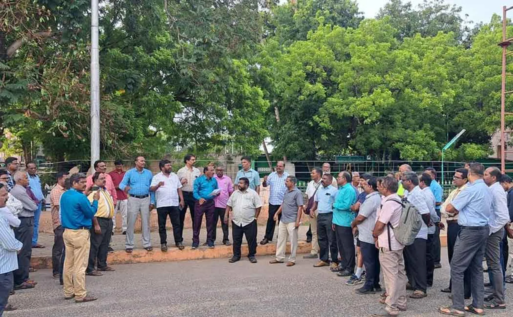 Demonstration insisting to pay the seventh pay commission arrears