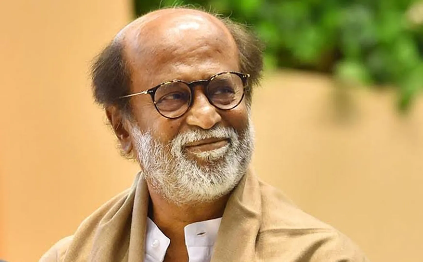 political leaders wishes to rajinikanth for speec recovery