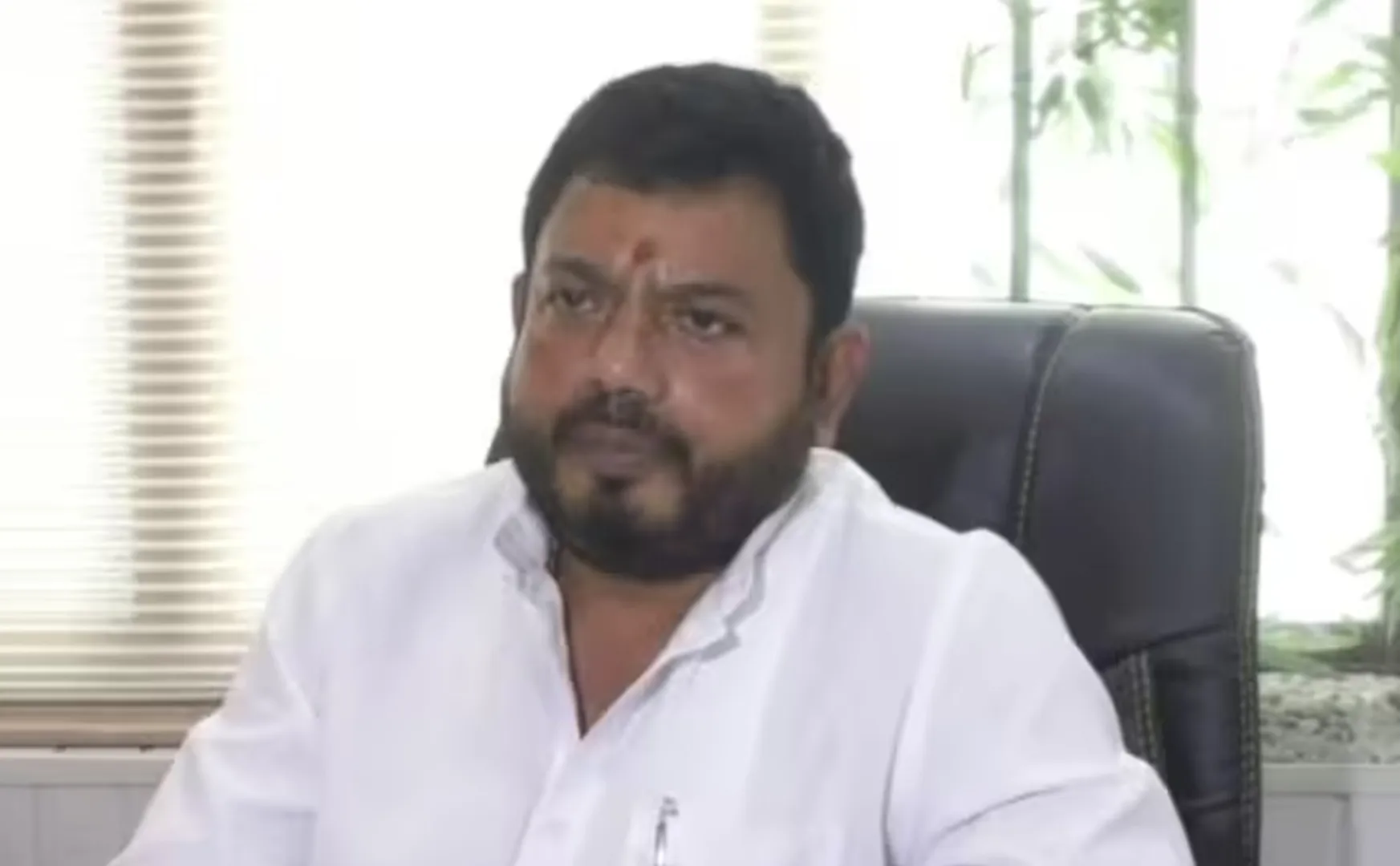Bjp leader said people should sip cow urine before enter the function for navarathiri