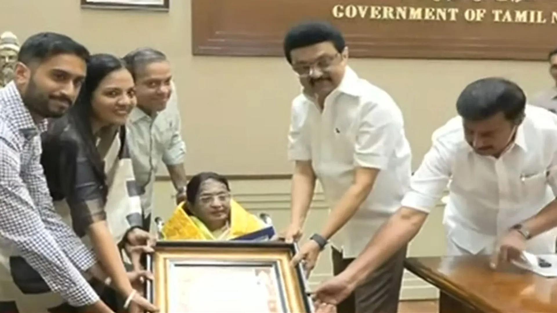  Singer B. Susheela received the Arts Expert Award