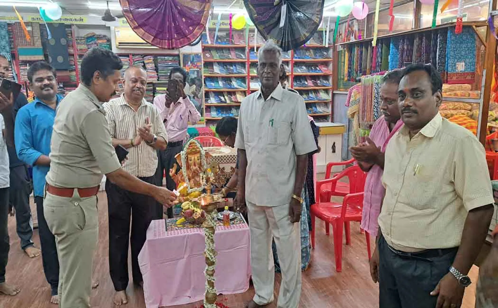 coopTex Diwali Special Sale Launched by Superintendent of Police 