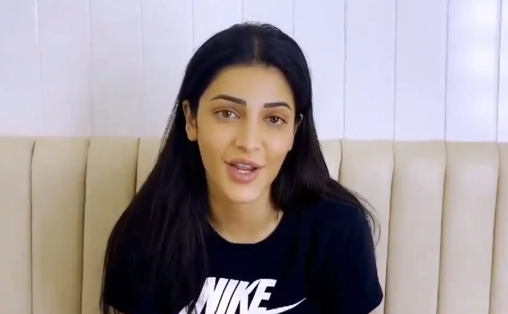 Shruti Haasan report flight delay