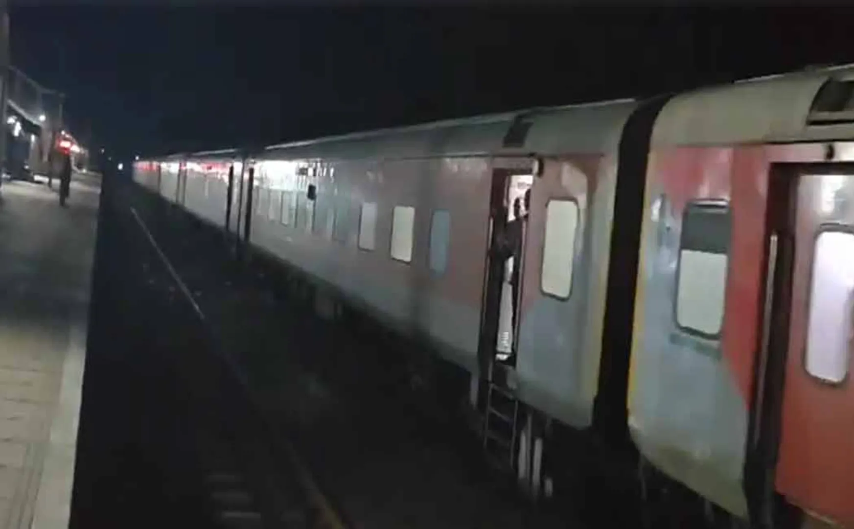 Train service has started on Kavaraipettai route