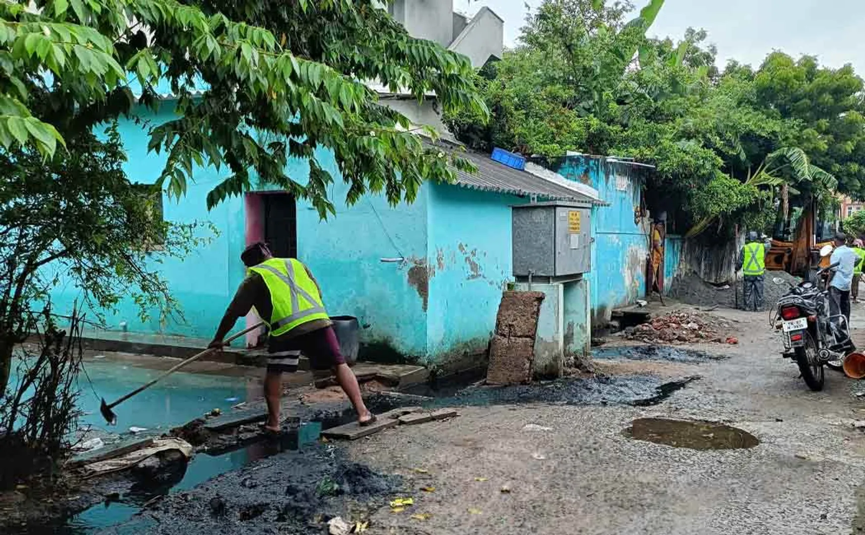 Due to the echo of Nakkheeran news accumulated sewage waste  remove
