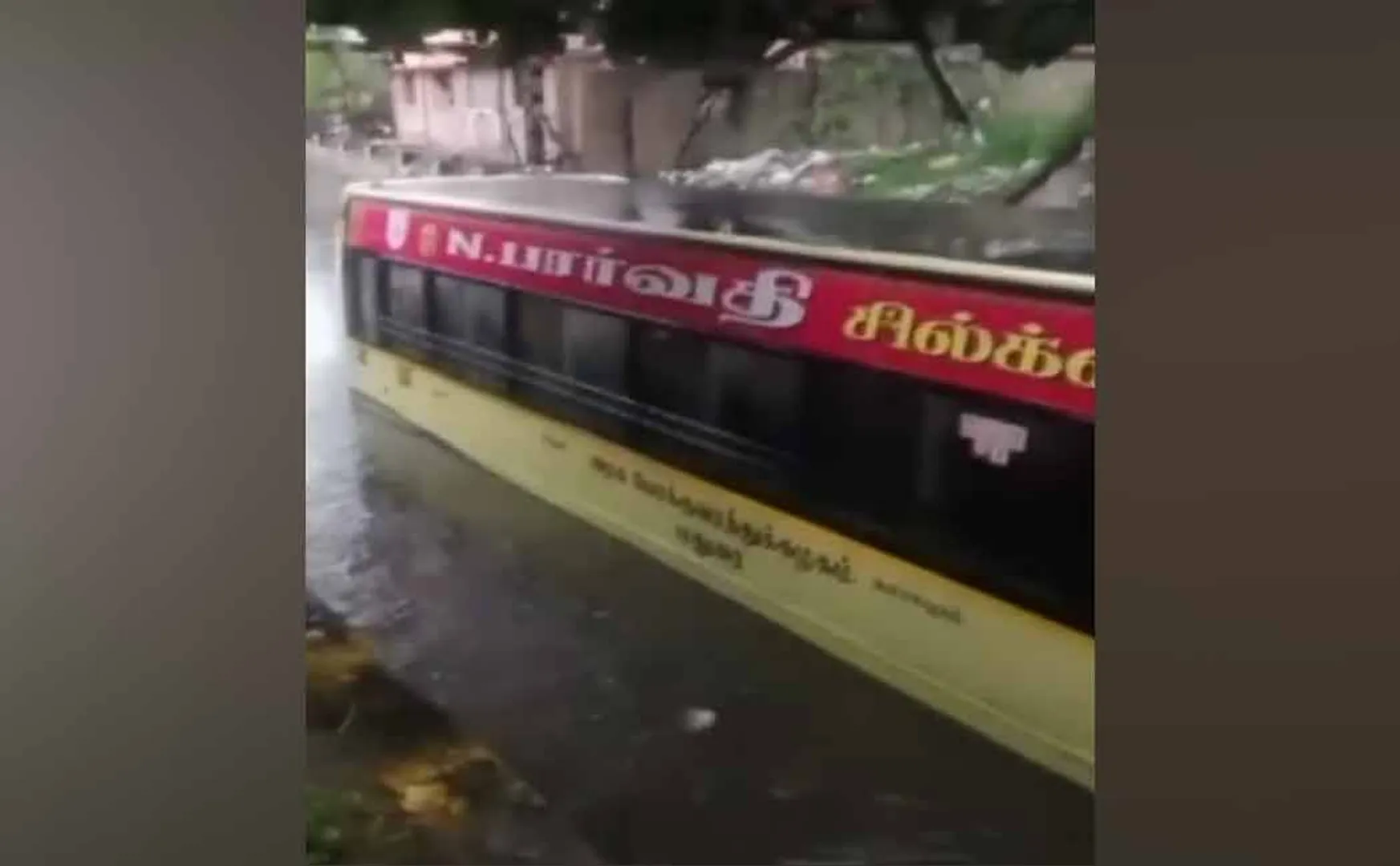 Government bus stuck in the coimbatore tunnel tnstc madurai