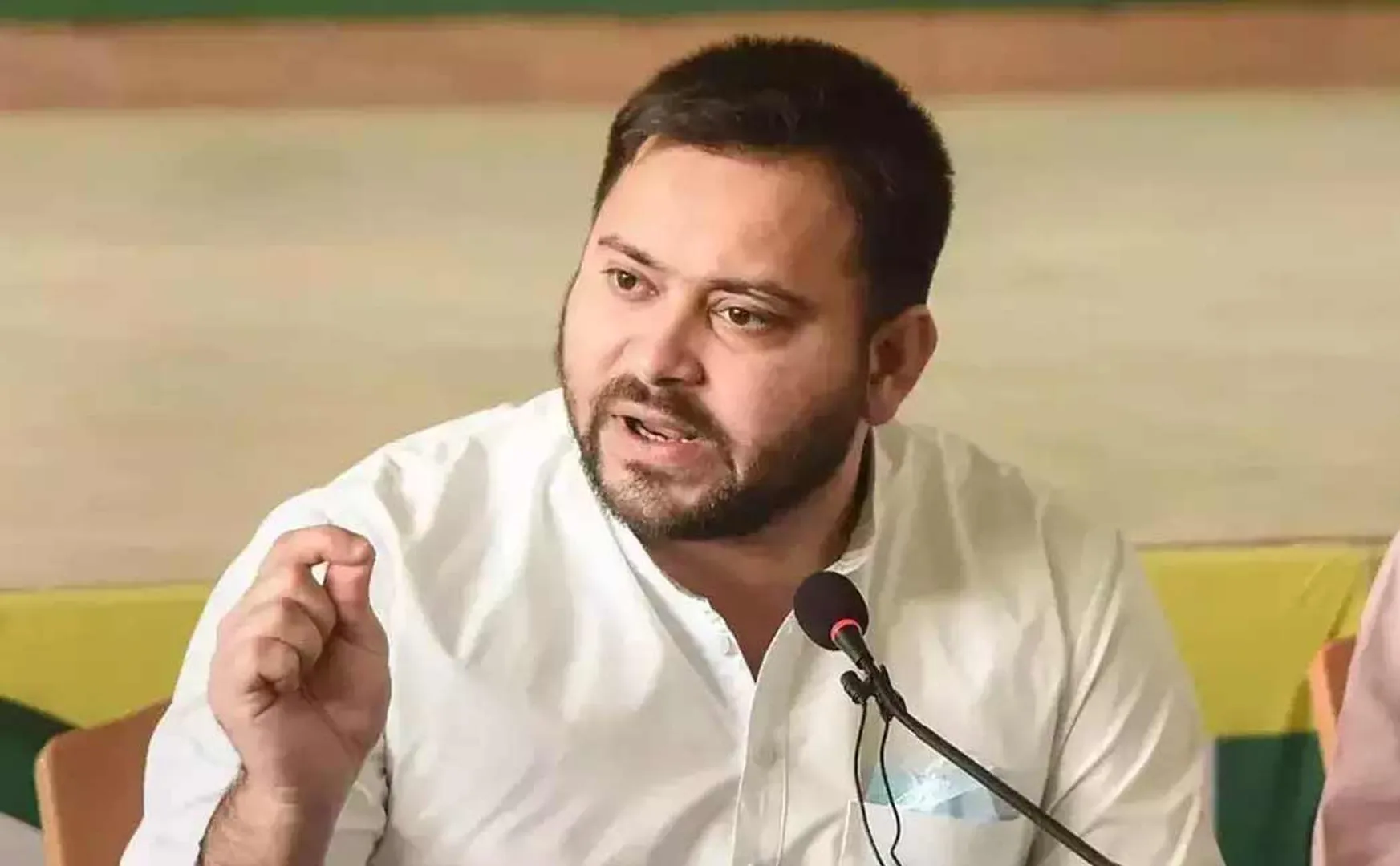 Tejashwi Yadav criticized Nitish Kumar in connection with illicit liquor