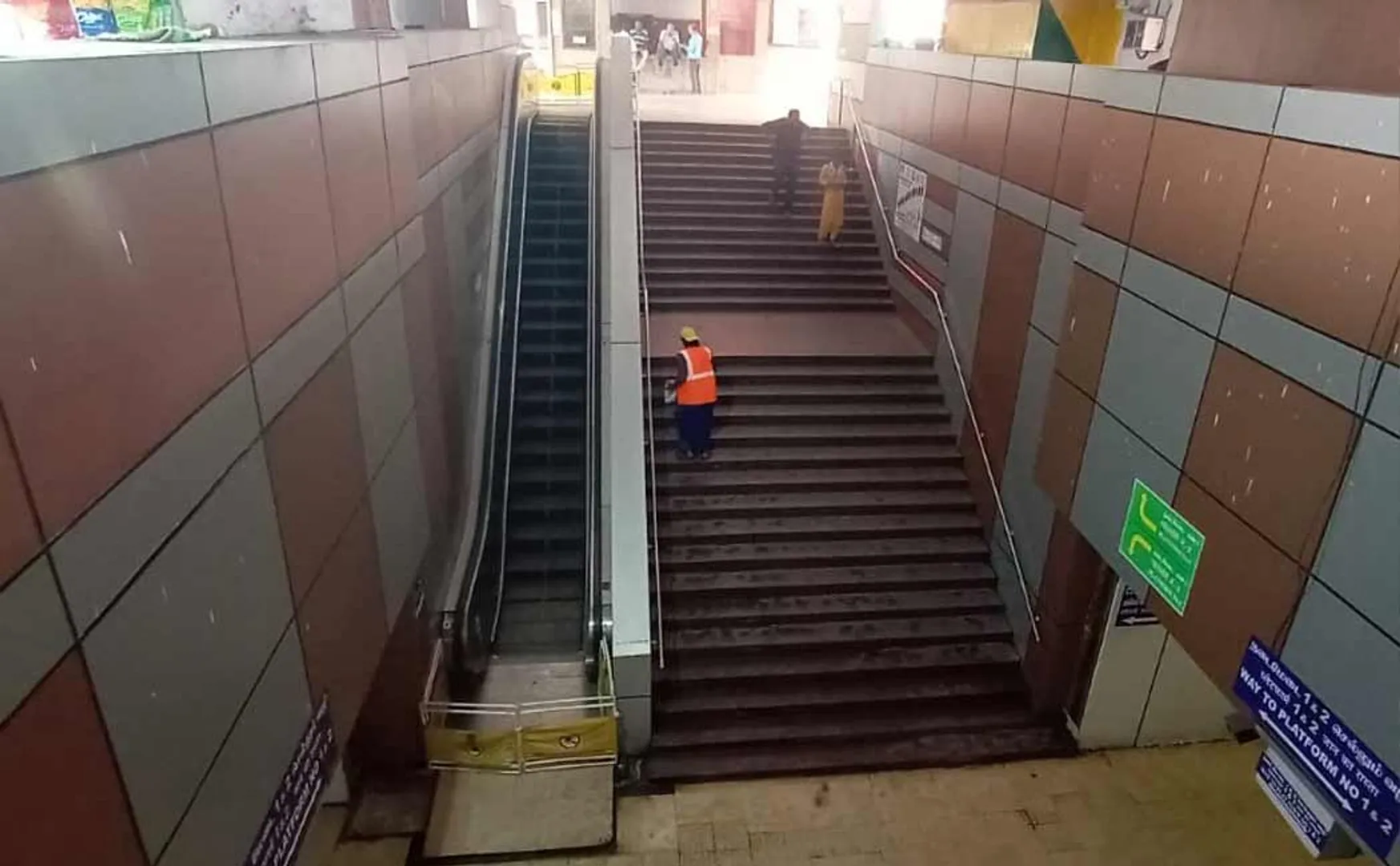 Commuters suffer as escalators do not work at Erode Junction
