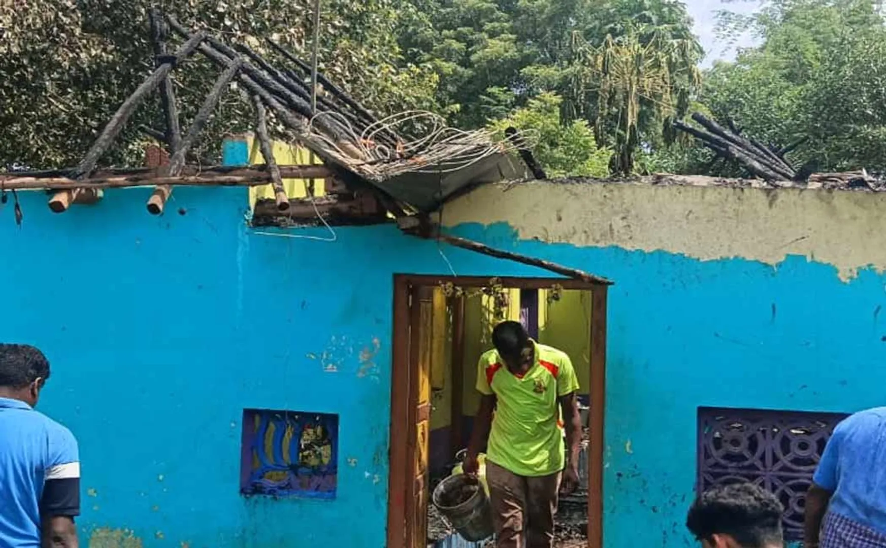 The tragedy that destroyed the house Flying firecrackers in pudukottai