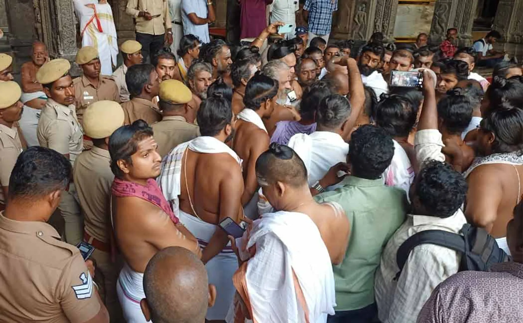 Chidambaram Perumal temple flagpole ban for 15 days