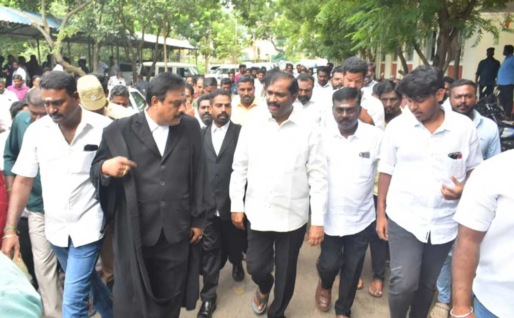 Strong action should be taken by Thirumavalavan and Ramadoss says Velmurugan