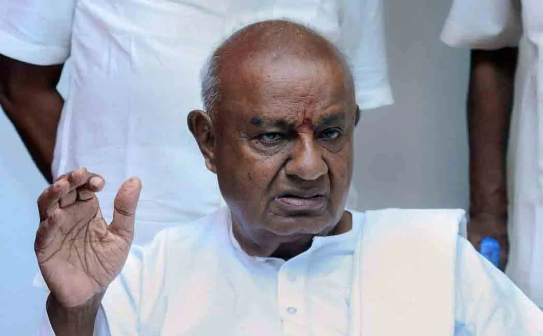  Deve Gowda says over about mekadatu dam project