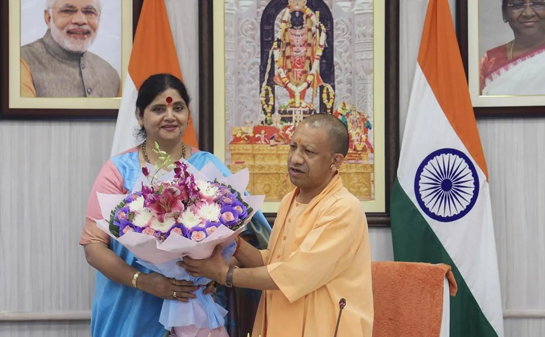 UP Women's Commission recommends about women safety