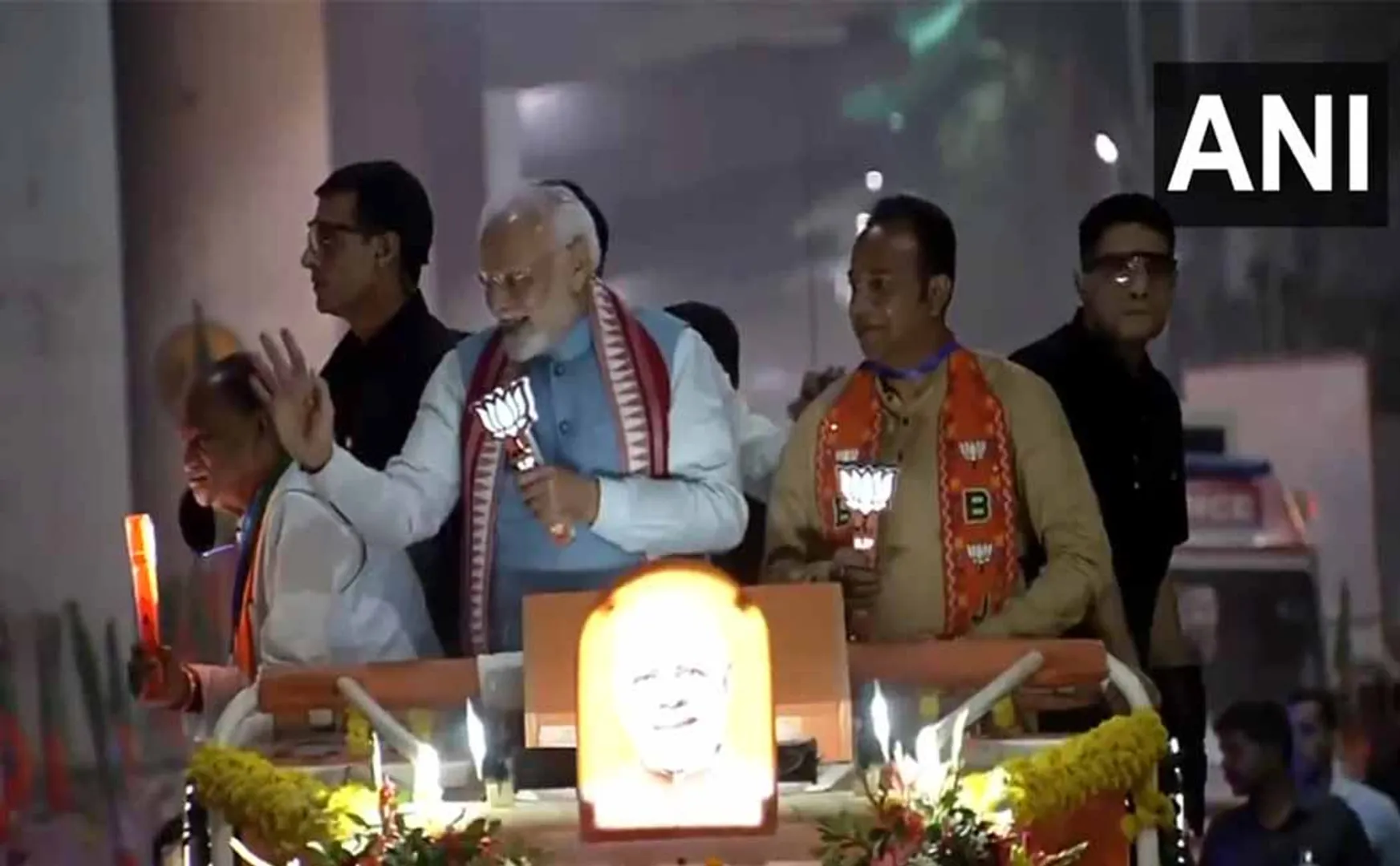 Intensive vote-gathering; Prime Minister Modi Road Show