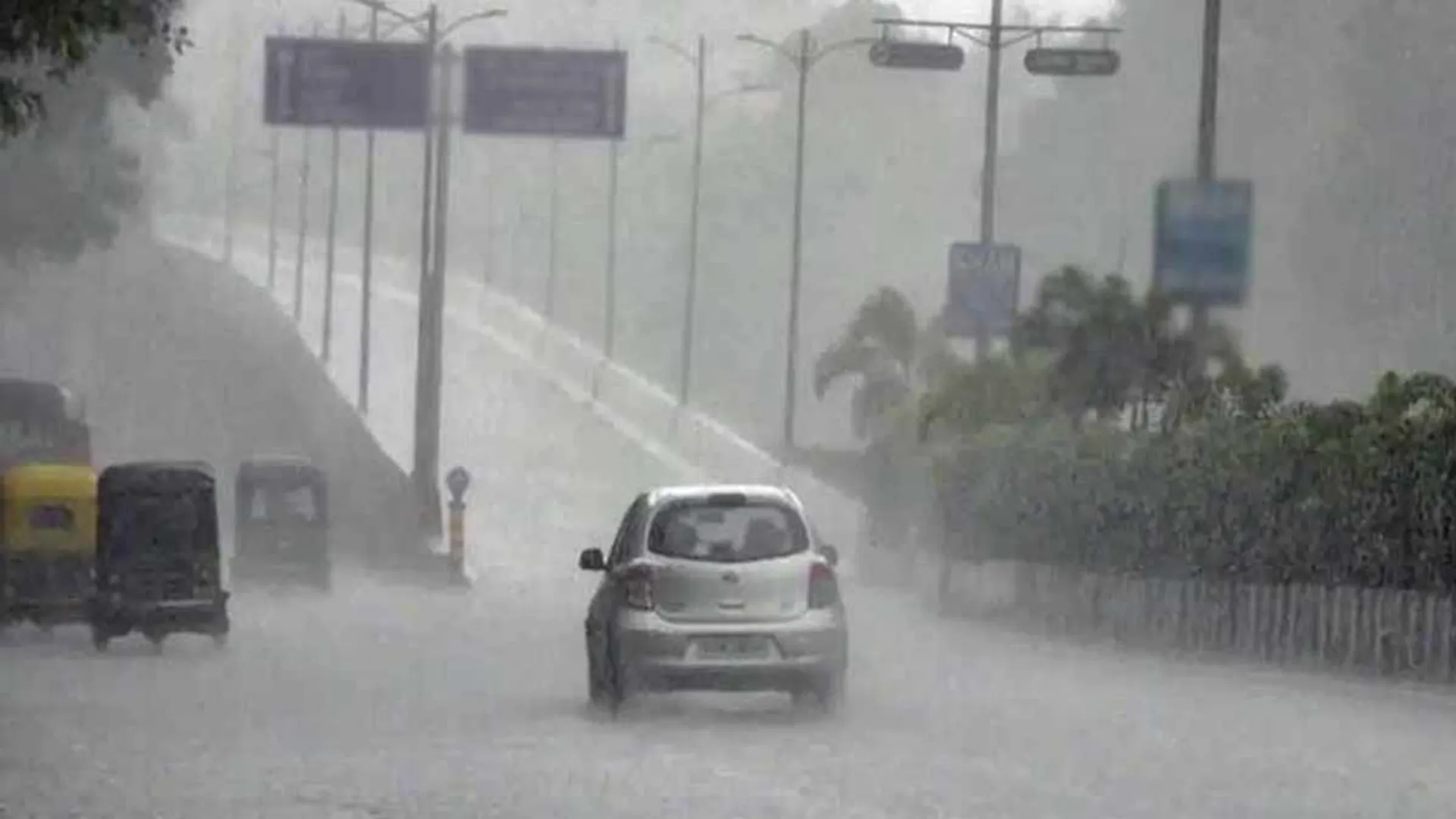  'Very heavy rain...'-orange alert for three districts
