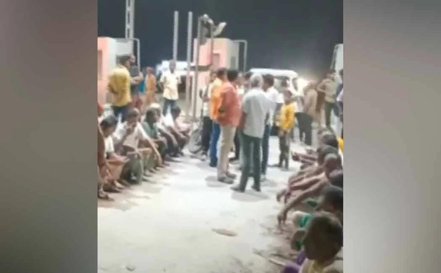 'Tollgate opening The public who went into the field