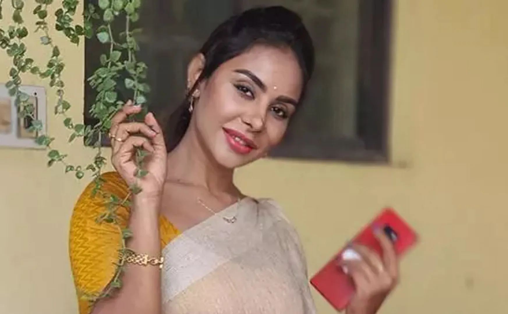 fir regester against actress sri reddy