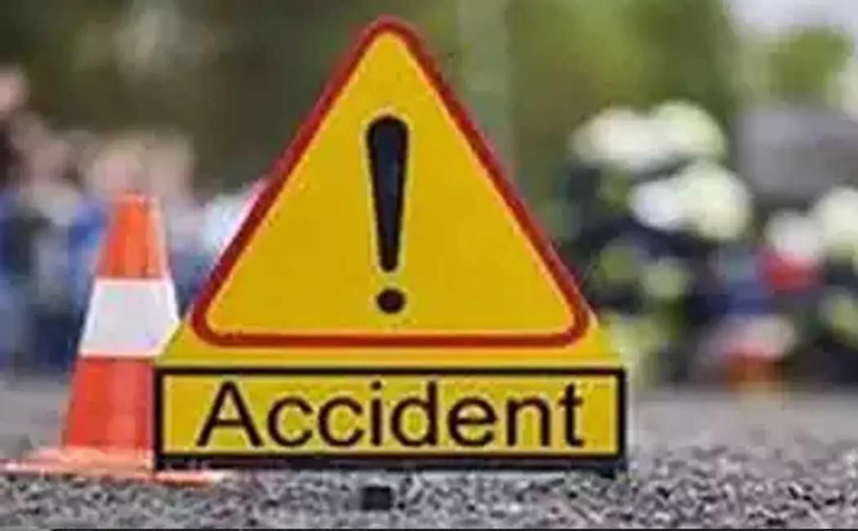 lorry overturned and met with an accident fifth curve of Bathalapalli hill pass
