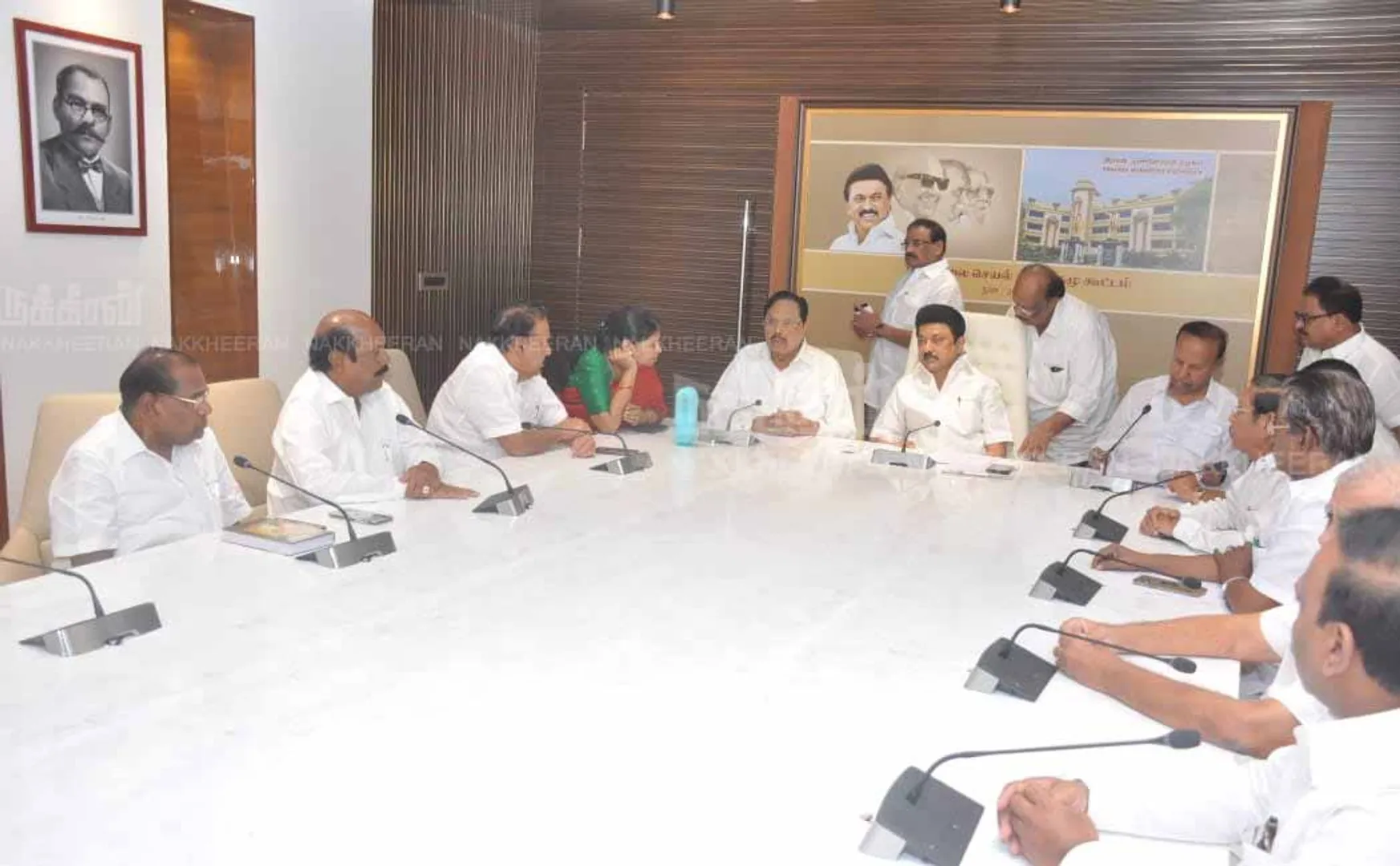 DMK strongly condemns the central govt