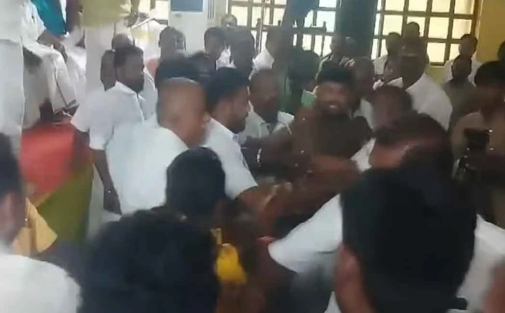 tirunelveli ADMK fileld imspection meeting incident 