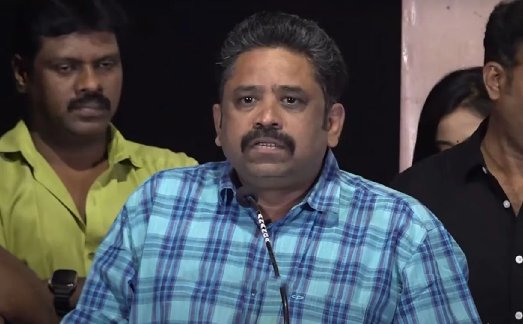 seenu ramasamy speech about review issue