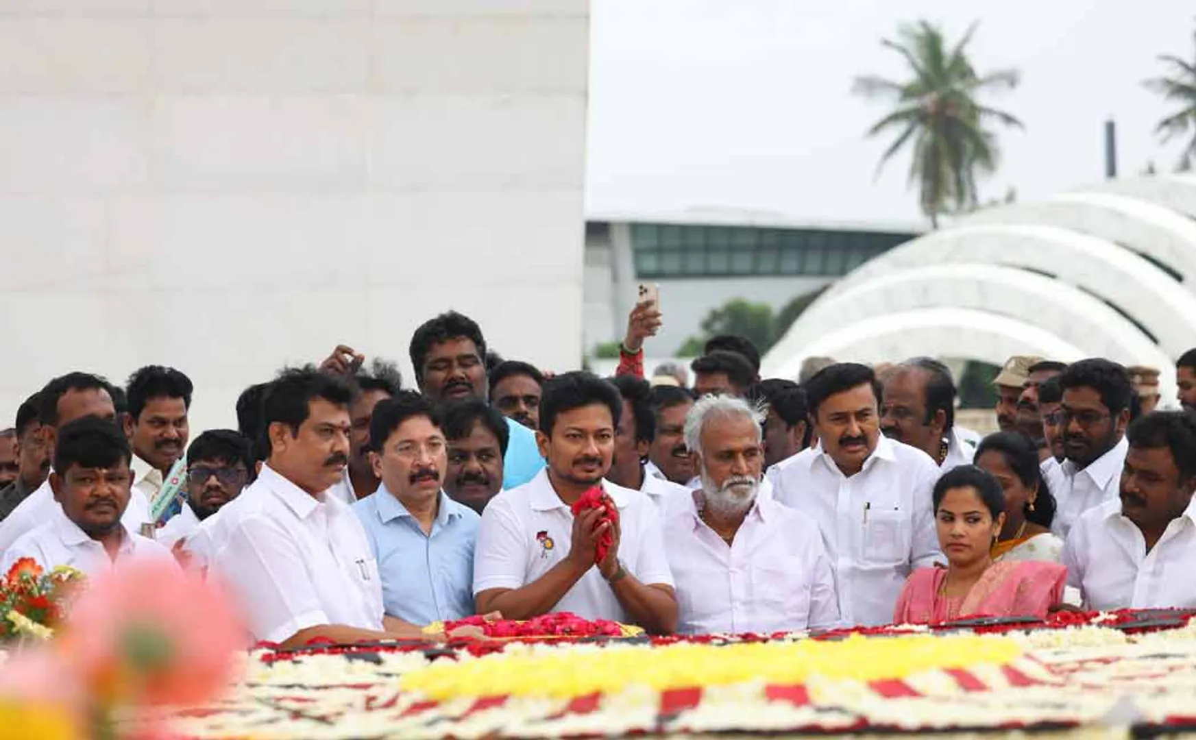 dy cm udhayanidhi stalin  honors Anna kalaignar Memorial