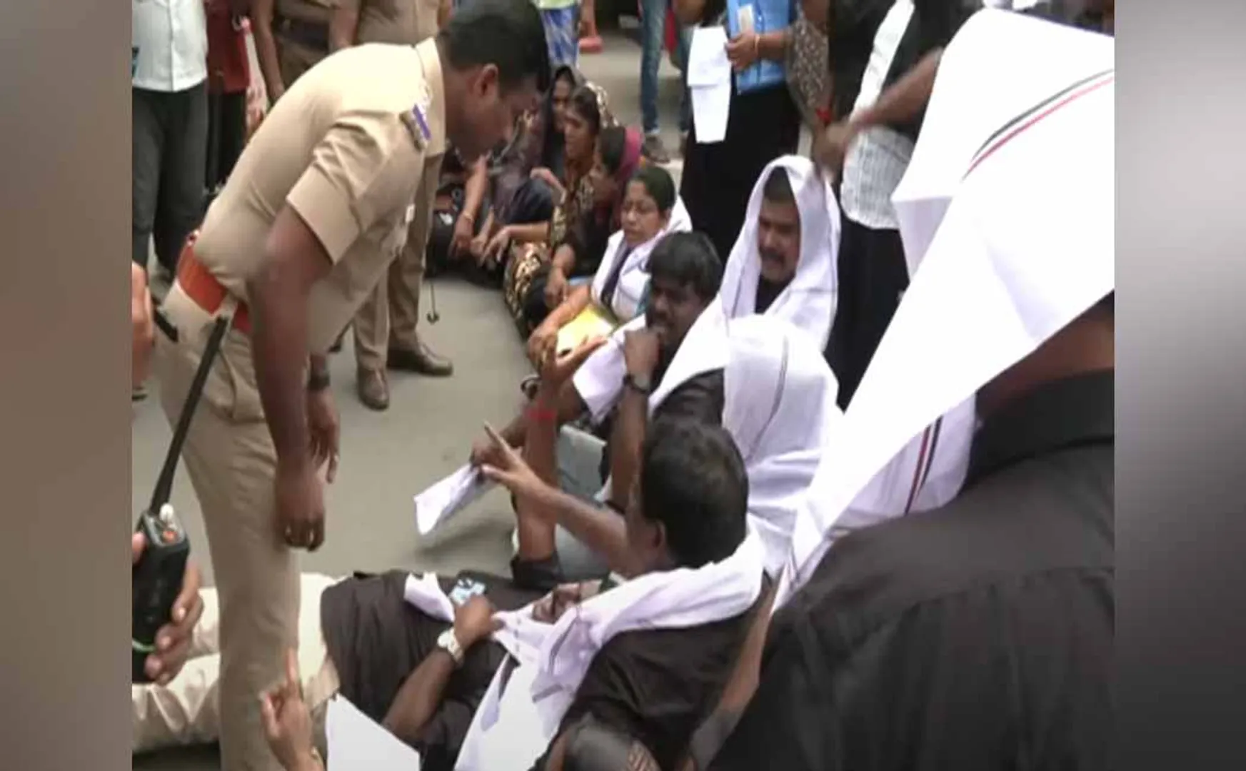 ADMK councilors arrested Edappadi Palaniswami condemned