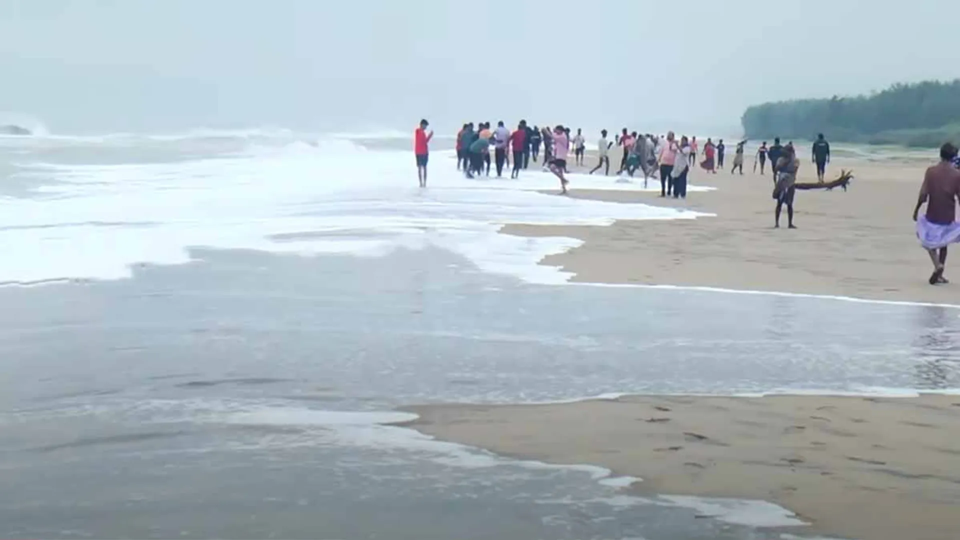 Citizens gather on the beach regardless 