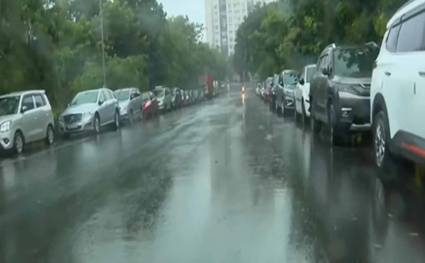 Flyovers turned into car parks in Chennai