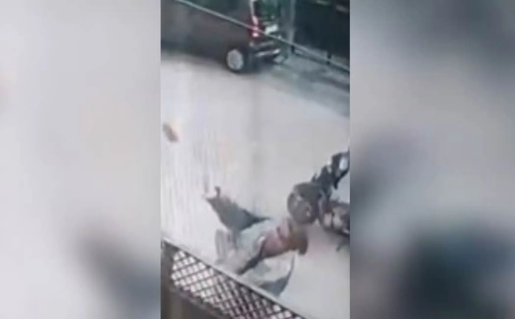 A daughter who throws stones at her parent's house in agra