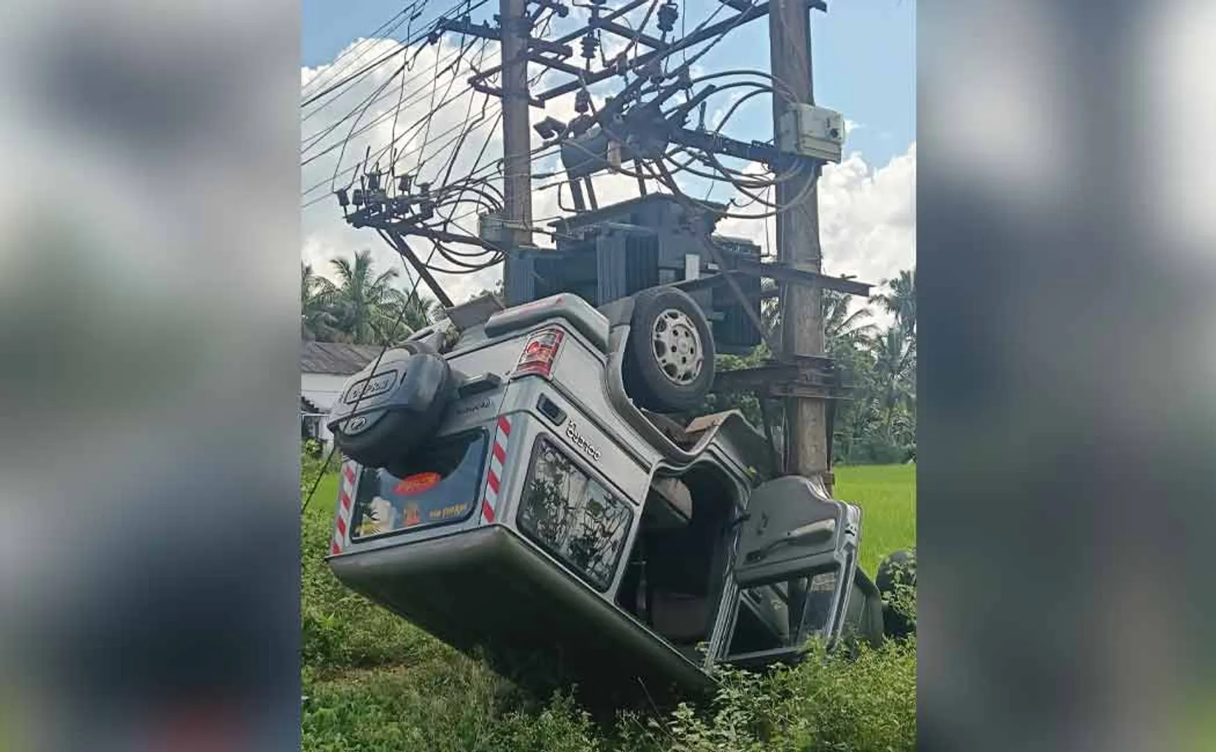 Thittakudi Tashildar  car overturns, causing accident