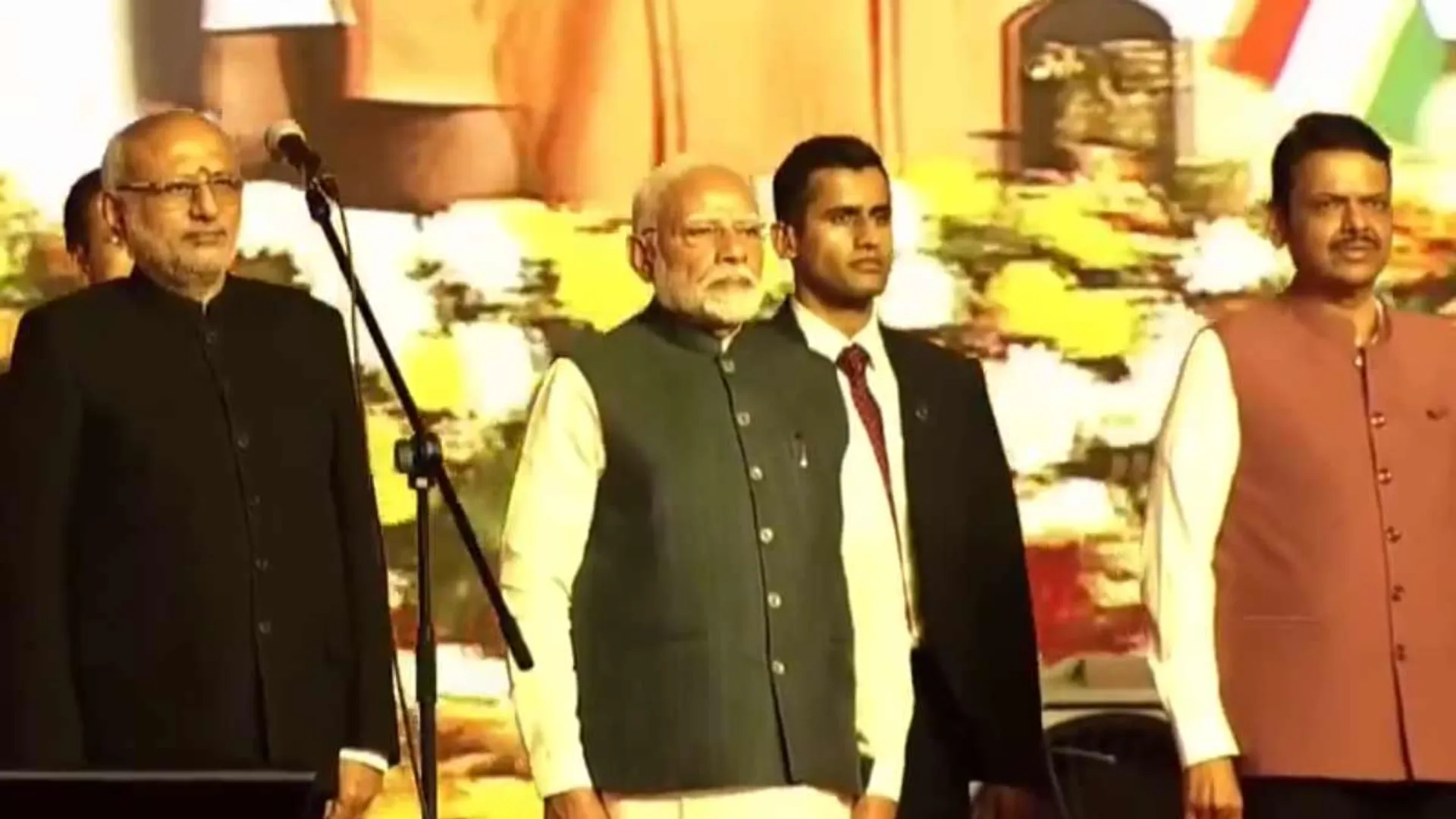  Devendra Fadnavis sworn in before Modi
