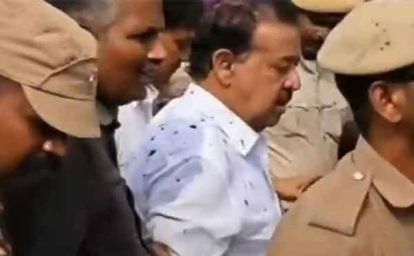Throwing mud at the minister The police filed a case
