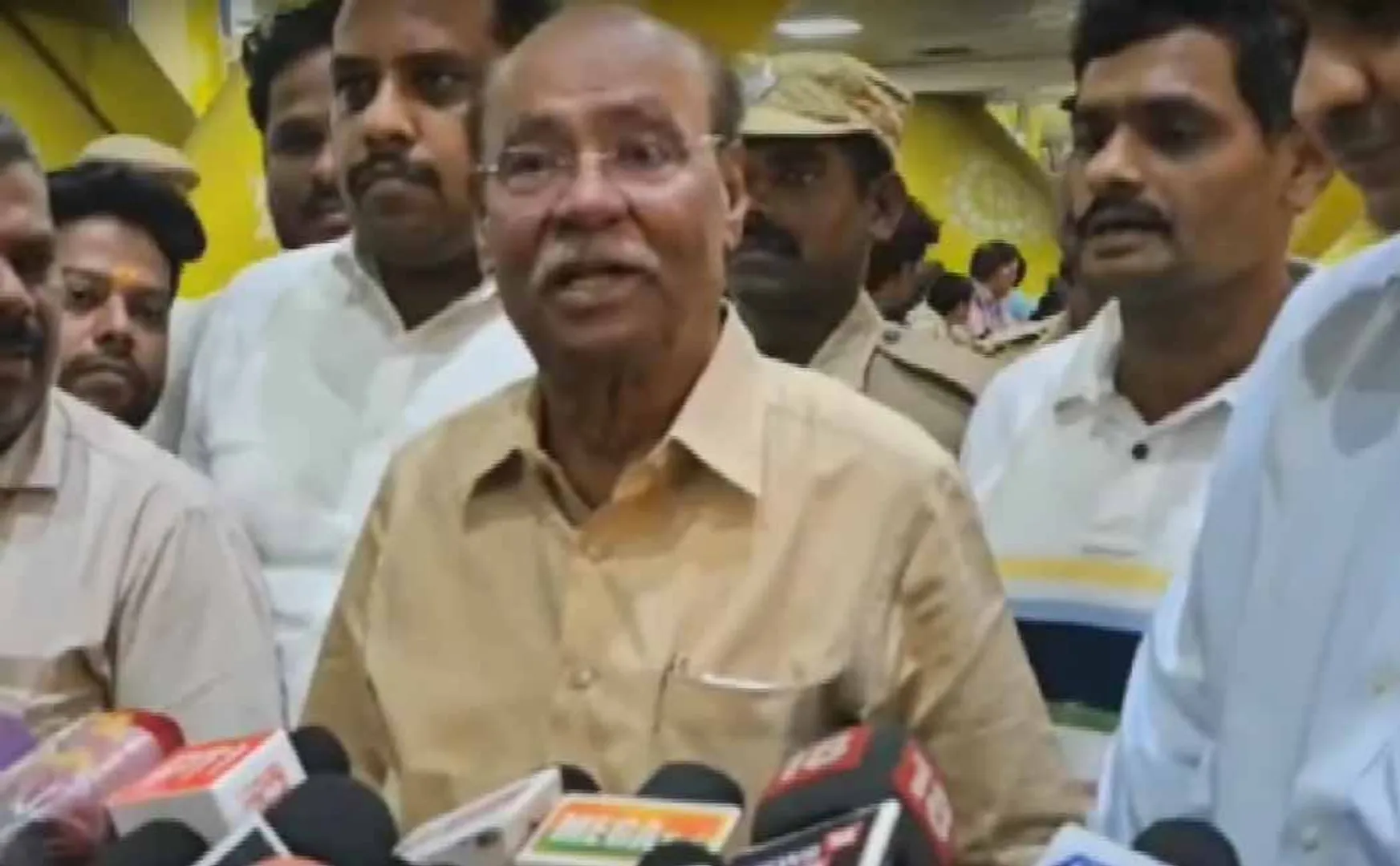 Govt should abandon the decision to hand over to the private sector Ramadoss insists