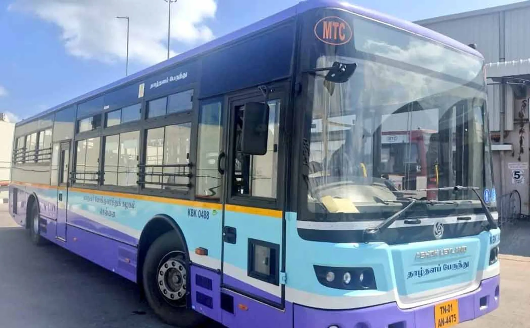 Tender announcement for 500 low-floor electric buses