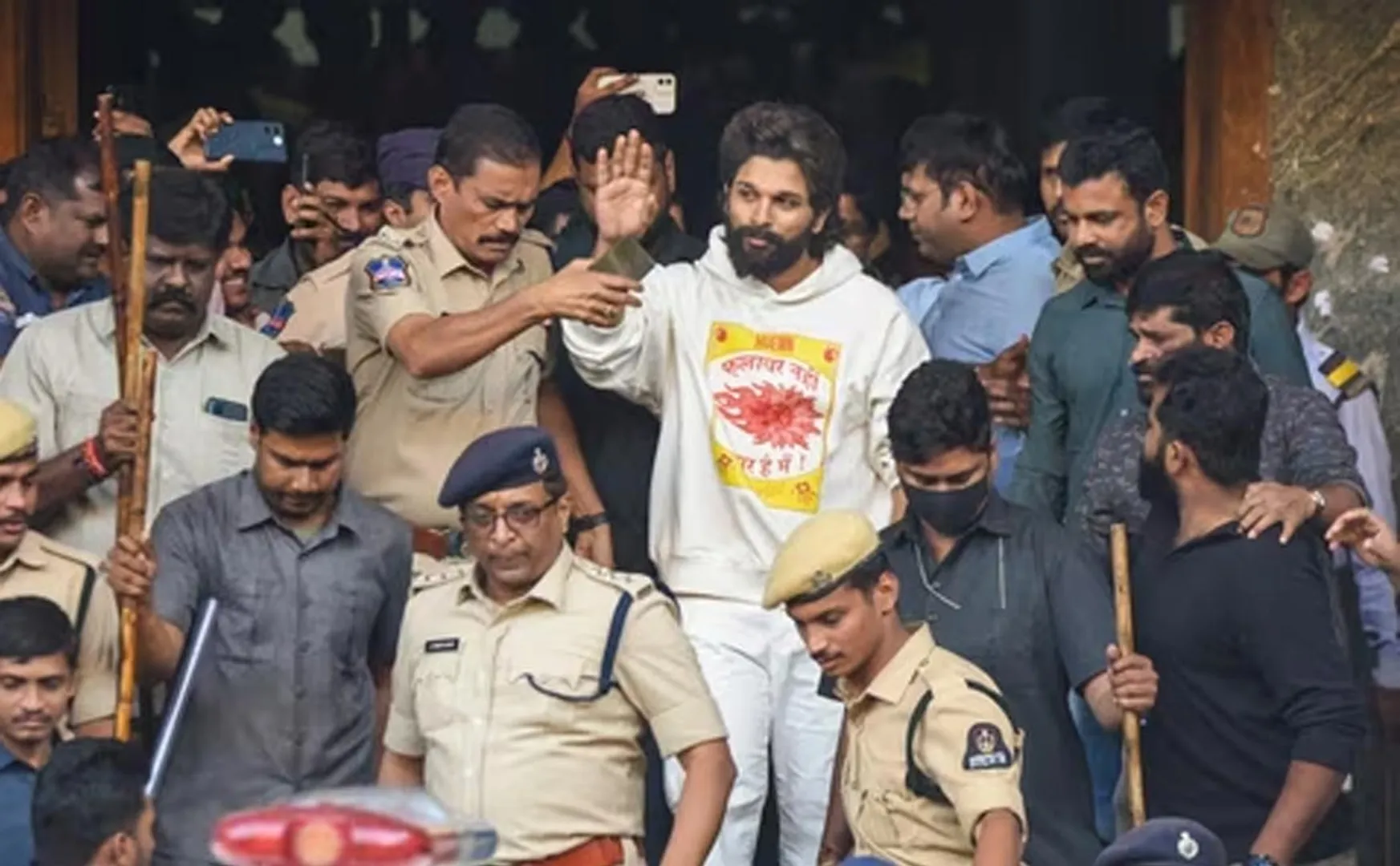 allu arjun sent to jail for 14 days regards womens paased away in pushpa 2 premiere show case