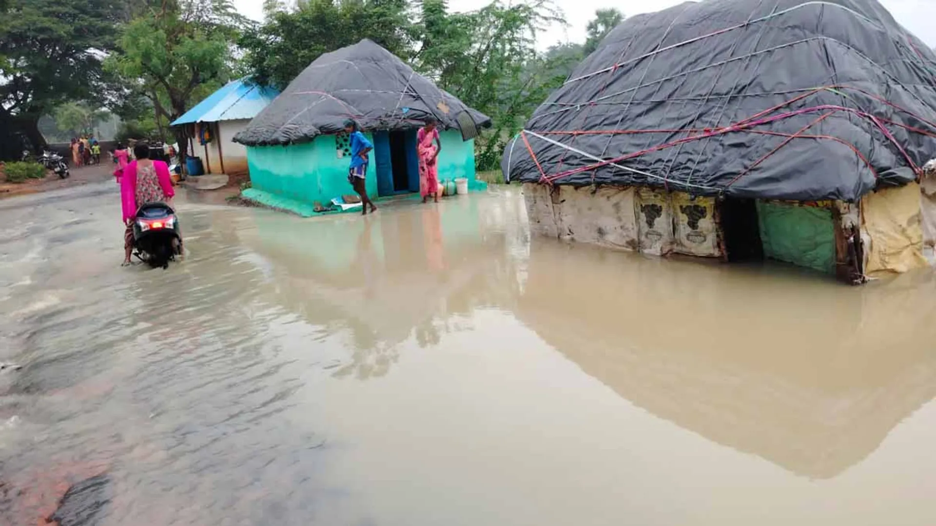 Water opening in Veeranam Lake- more than 15 villages under water