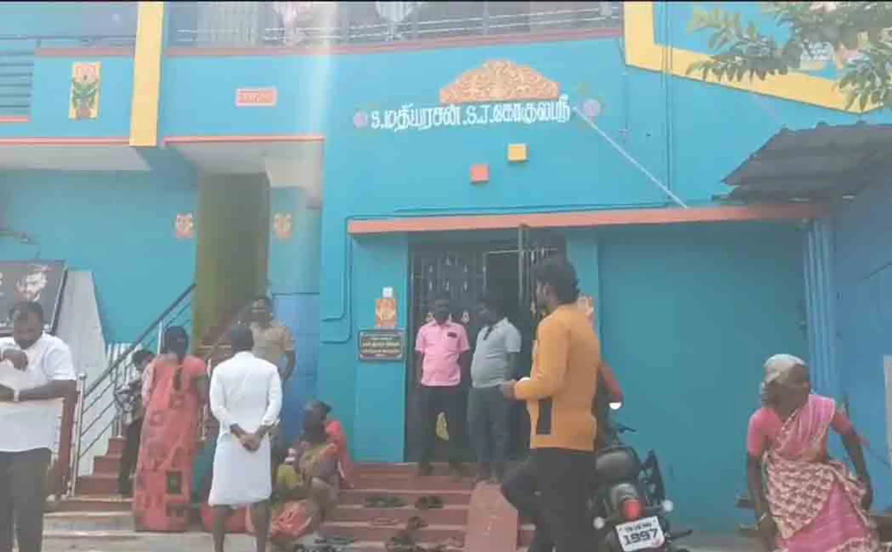 Looting continues in Shankarapuram area