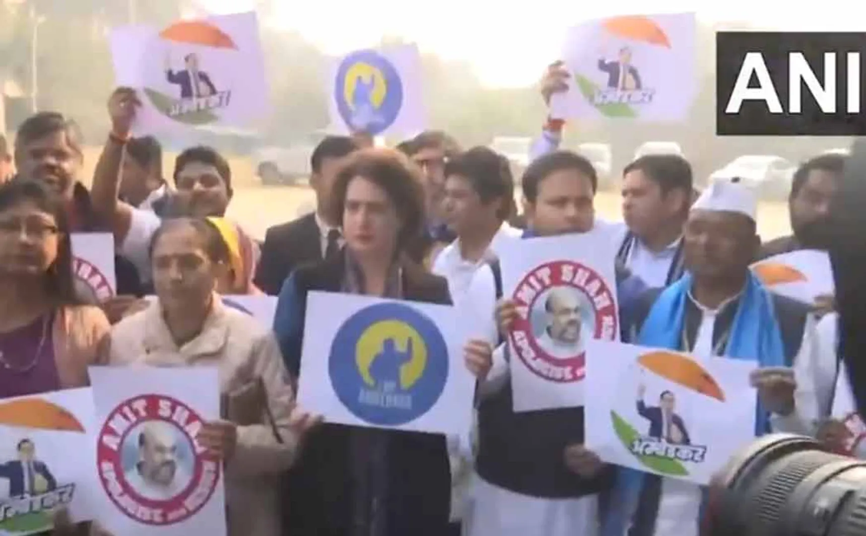 Order of the Speaker Opposition struggle outside the Parliament