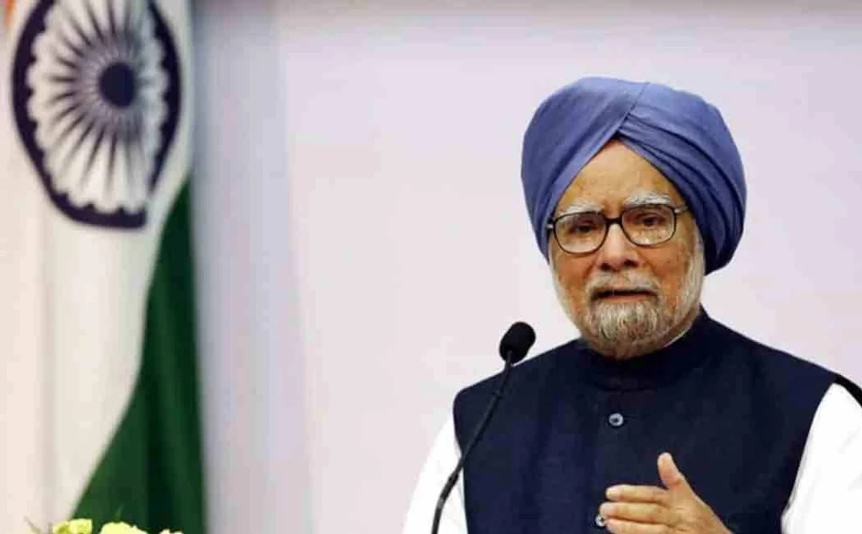 Former Prime Minister Manmohan Singh admitted to hospital