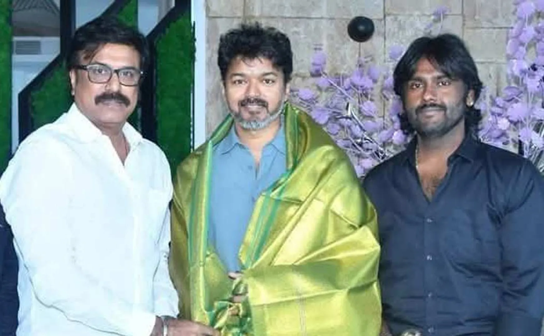 vijay invites for vijayakanth anniversary 