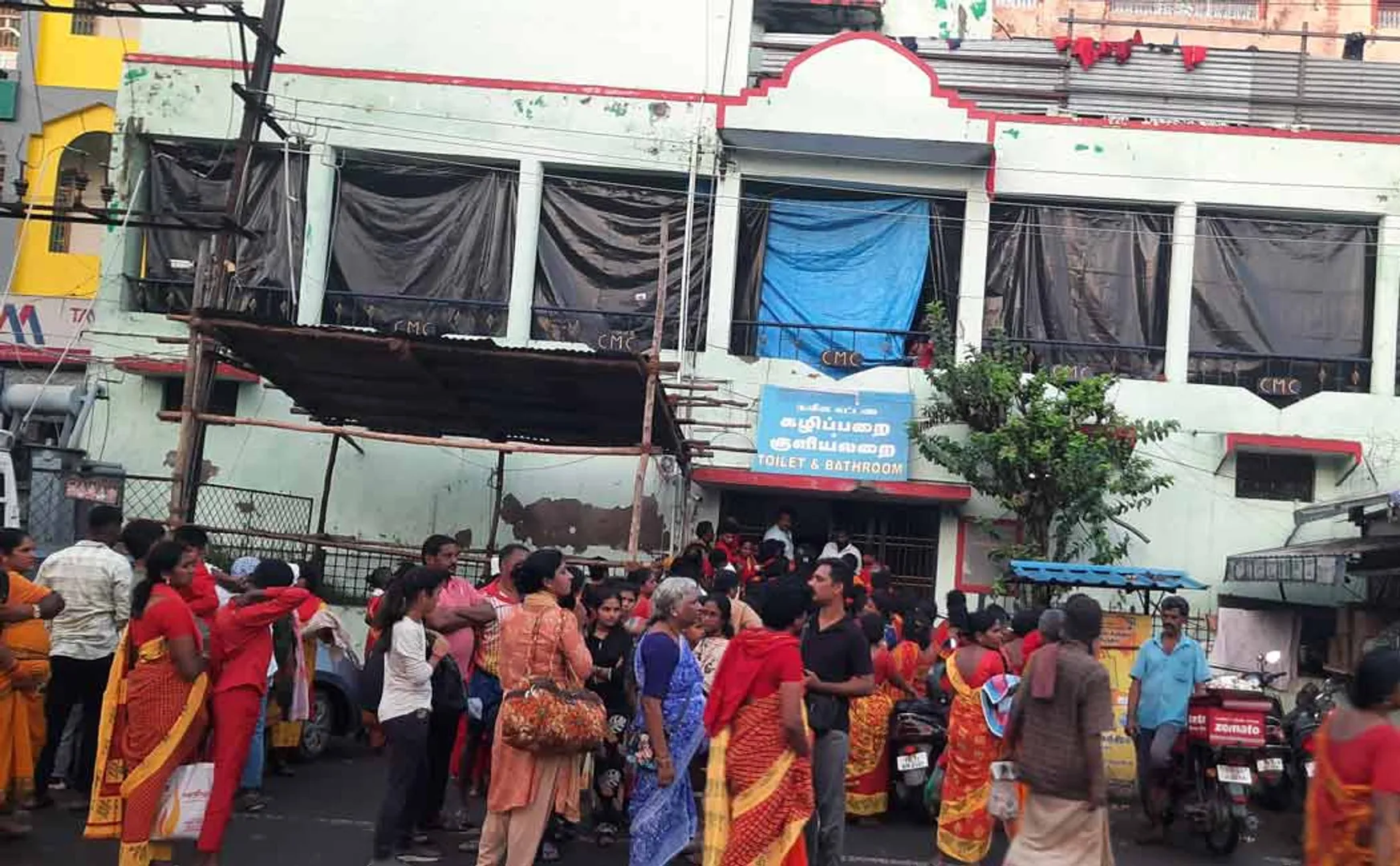 Devotees visiting Nataraja Temple face a difficult situation