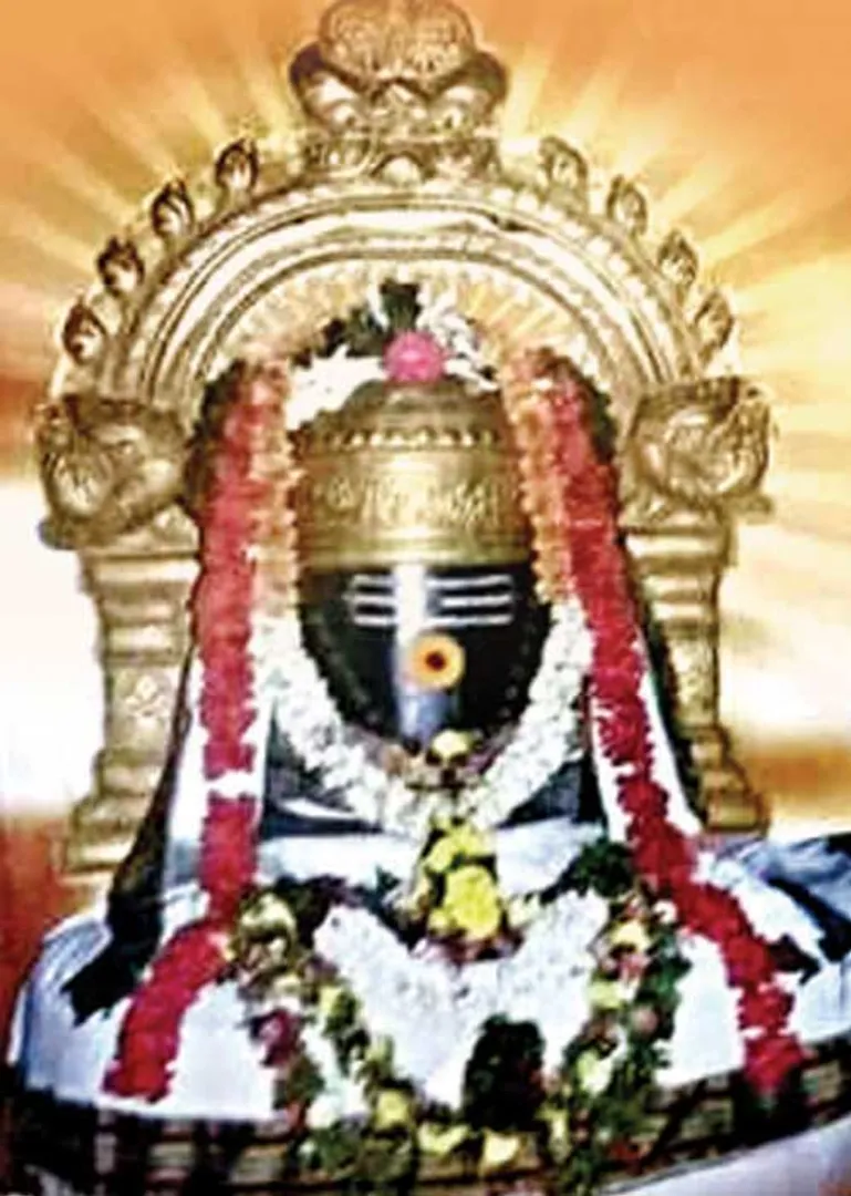 /idhalgal/om/athur-gayanirmaleshwarar-who-shines-fiery-flame-and-bestows-blessings