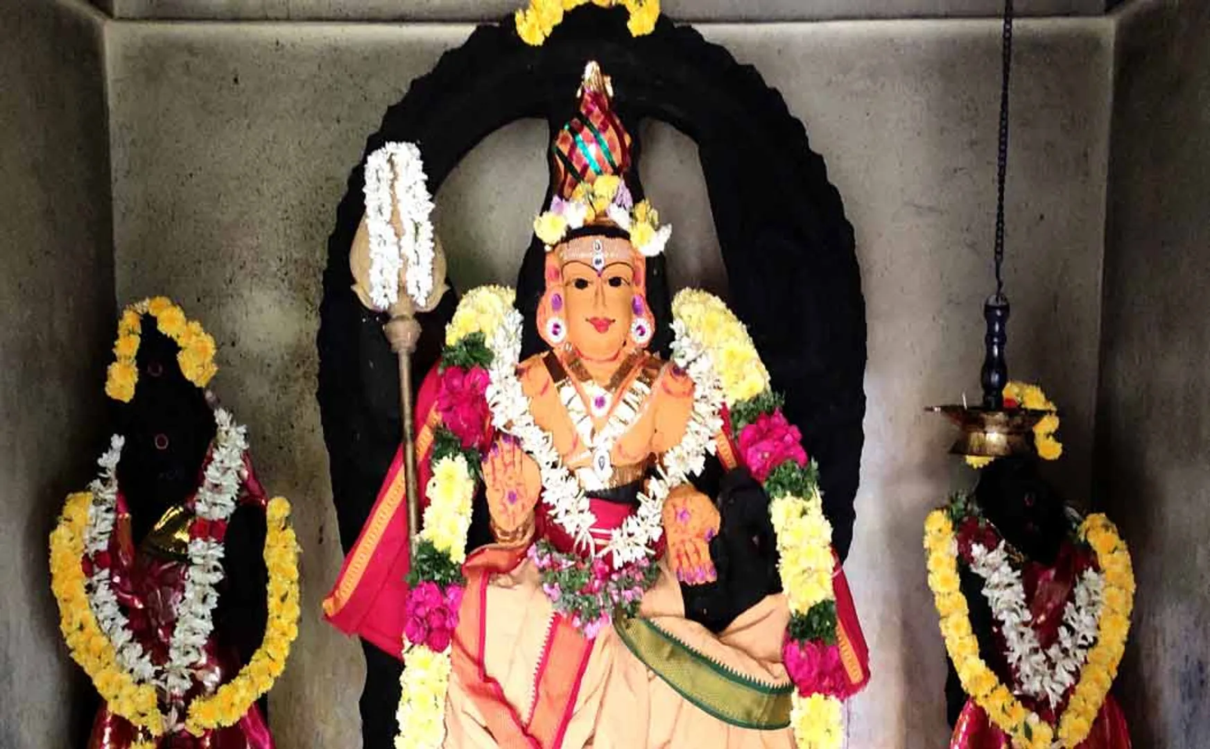  Swami and Ambal are worshiped in the temples at New Year's Day