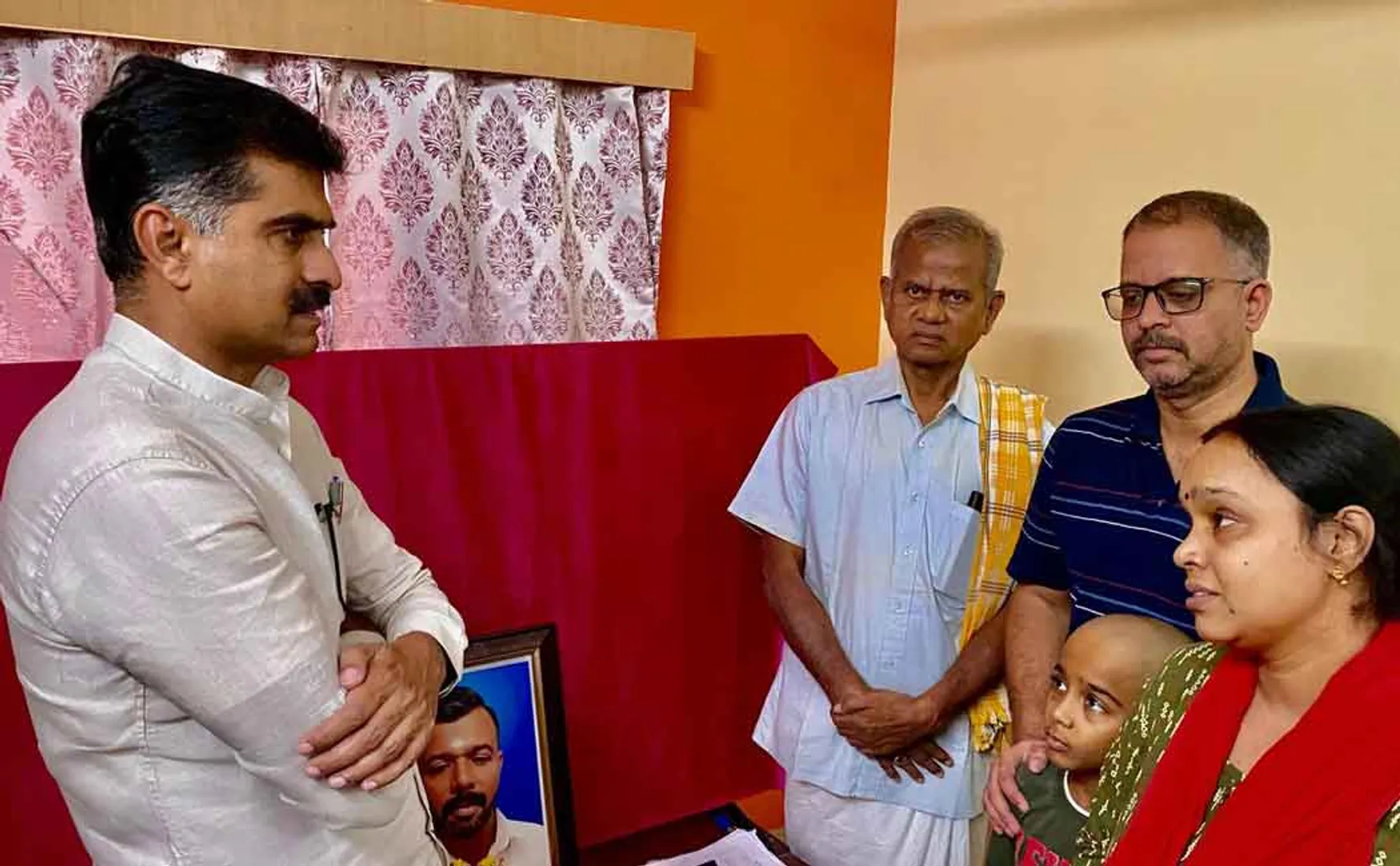Durai Vaiko meets family  deceased  Trichy and offered condolences 