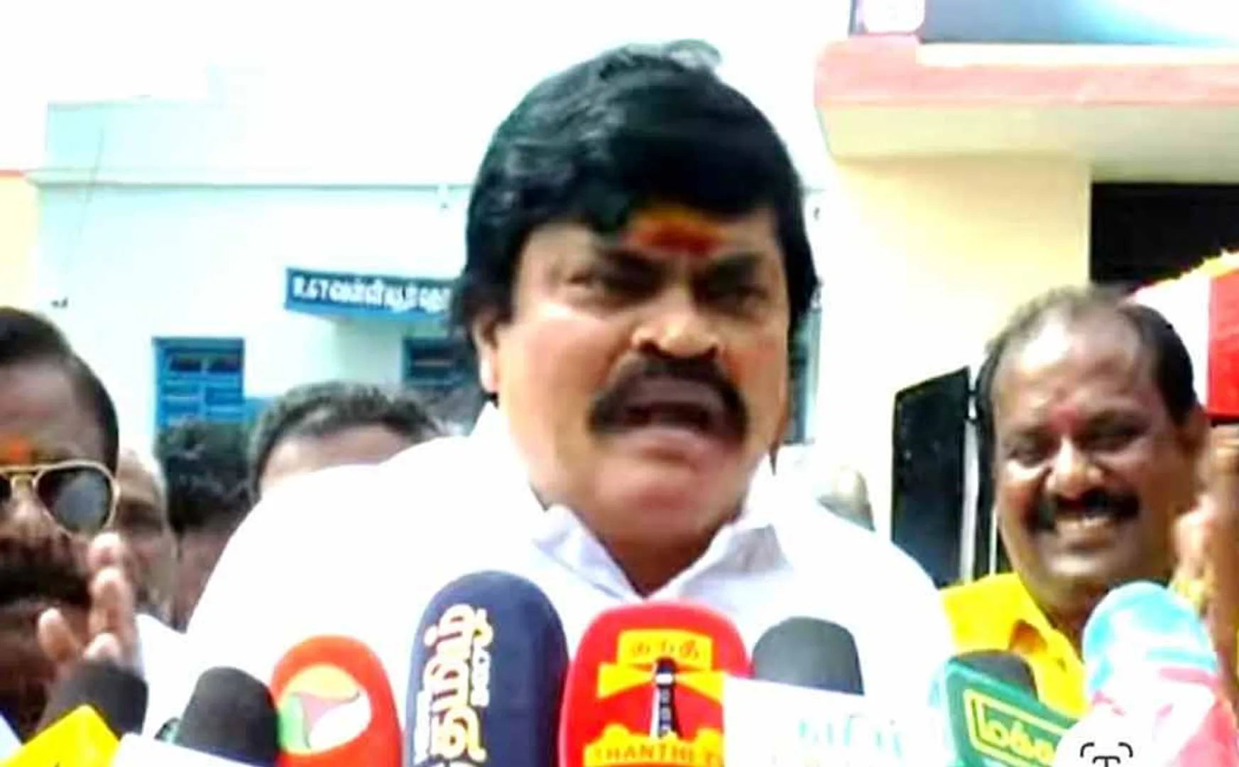  Rajendrabalaji predicts Vijay will only divide DMK votes