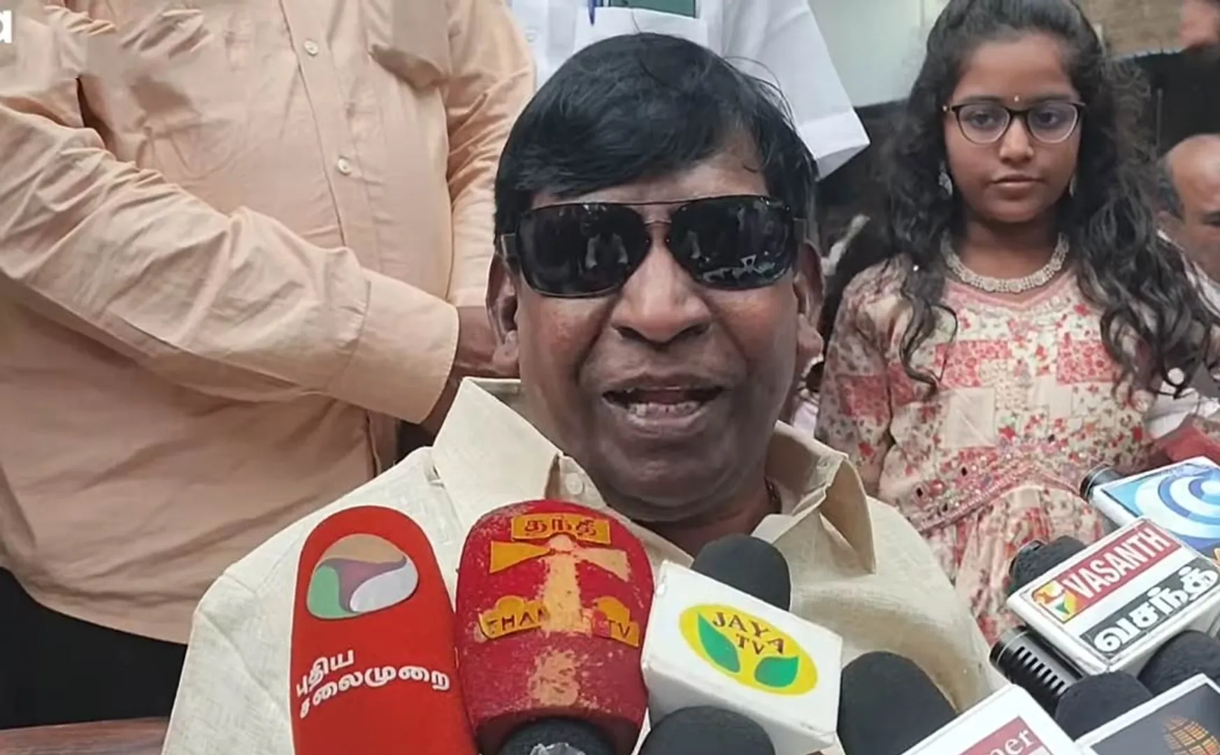 vadivelu request to income tax department