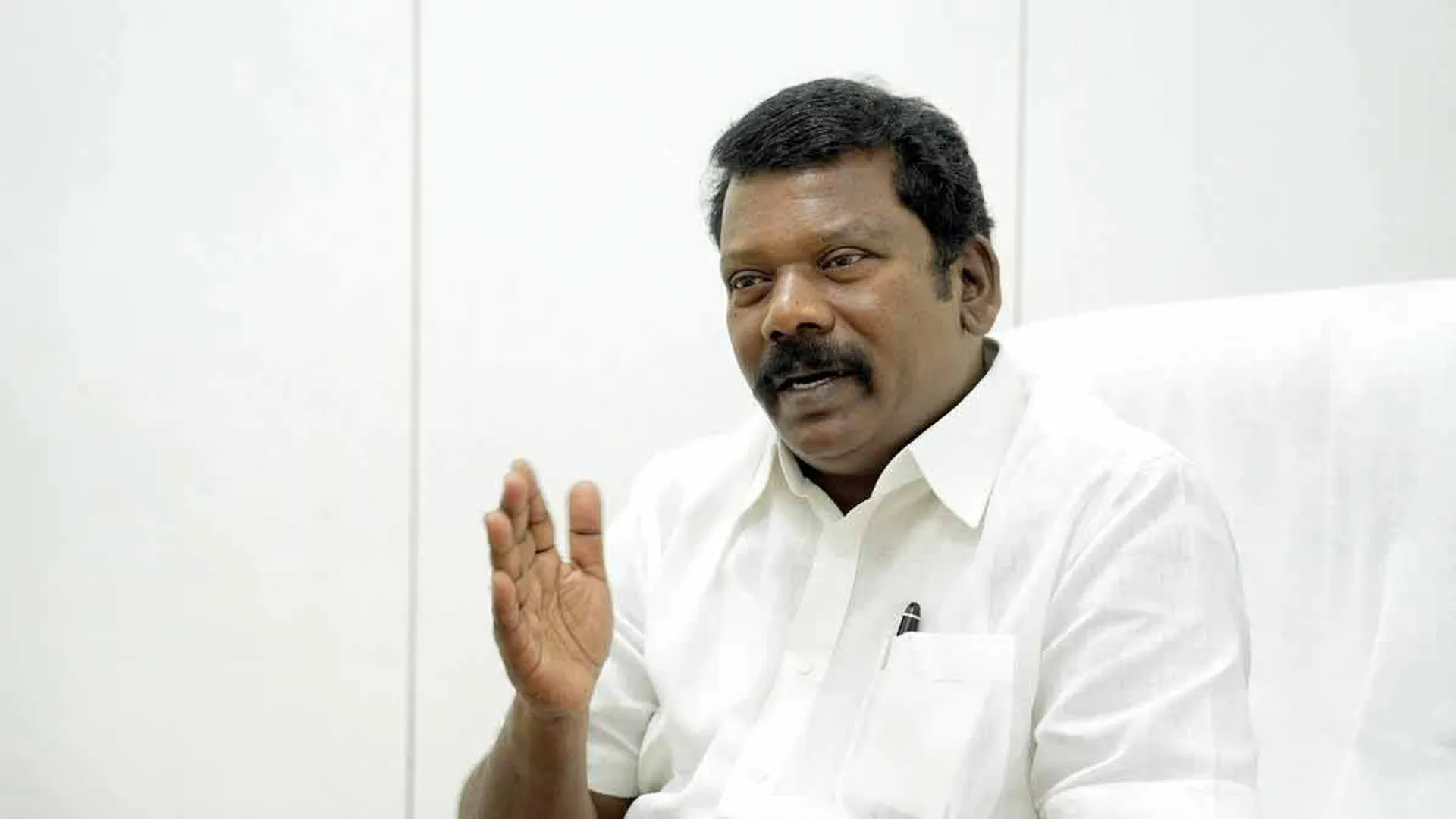 'Why is the AIADMK keeping silent on Seeman's speech?'-Selvaperundhai asked
