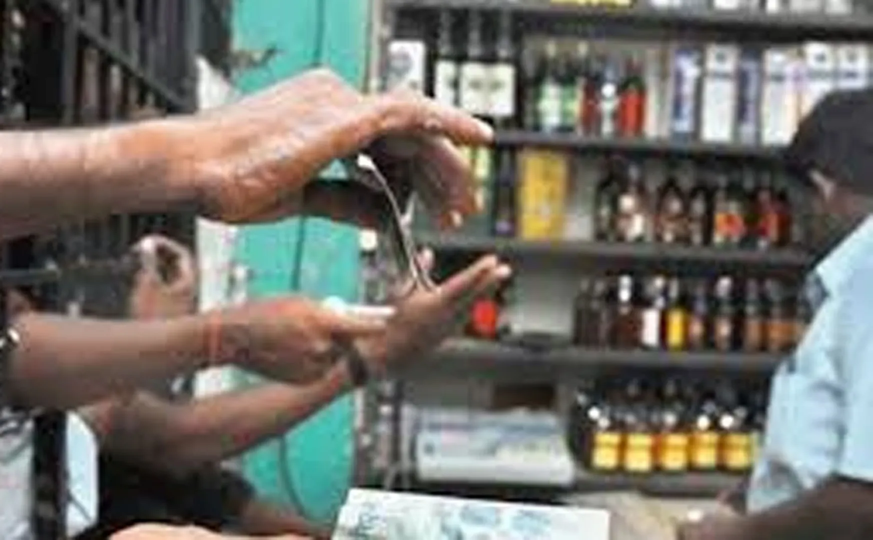 Anbumani alleges Liquor sales worth Rs. 725 crore in 3 days in TN